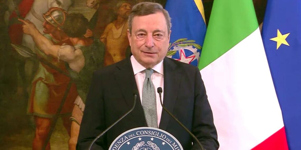 Draghi: «Ambasciata a Kiev resta aperta, in Ucraina 2000 italiani residenti»