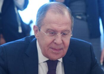 Ucraina, Mosca evacua staff non essenziale dall’ambasciata a Kiev