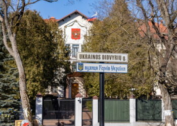 Vilnius, la strada dell’ambasciata russa diventa “Via degli eroi ucraini”