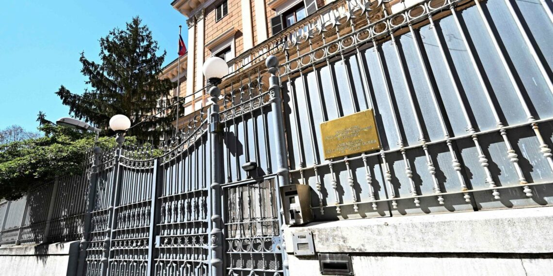 Ambasciata russa a Roma: abbiamo subito un atto vandalico