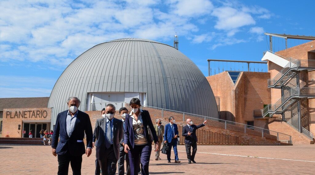 L’Ambasciatore della Repubblica Popolare Cinese Li Junhua in visita alla Città della Scienza di Napoli