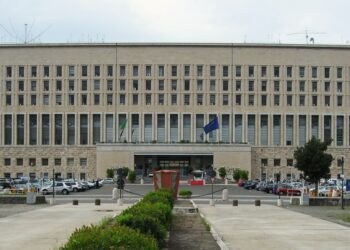 Italia espelle 30 diplomatici russi. Mosca annuncia una ‘risposta adeguata’