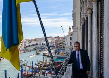 L’ambasciatore britannico Llewellyn in visita a Venezia