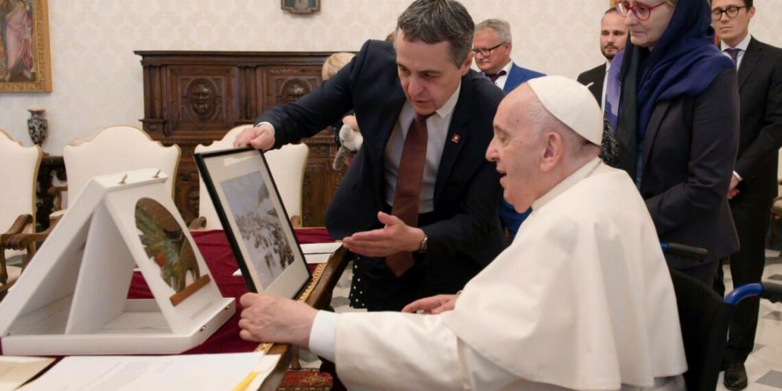 Ignazio Cassis incontra papa Francesco e inaugura la nuova ambasciata