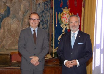 L’Ambasciatore di Svezia Jan Bjorklund accolto in Municipio a Cagliari da Giorgio Angius