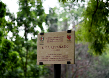 Milano, scoperta al Parco Ravizza la targa in ricordo dell’ambasciatore Luca Attanasio