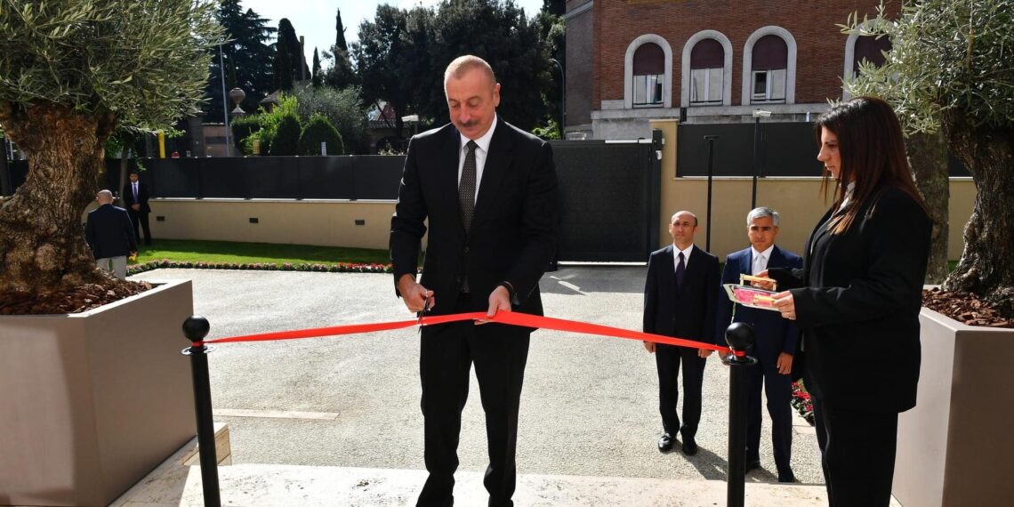 Azerbaigian, il Presidente Aliyev inaugura a Roma la nuova sede dell’Ambasciata