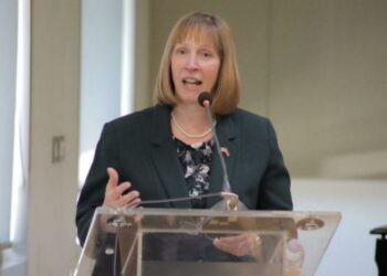 Biden nomina una donna nuova ambasciatrice a Mosca: è Lynne M. Tracy