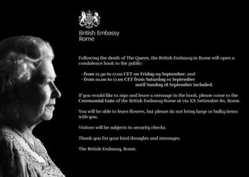 Elisabetta II, l’Ambasciata apre al pubblico libro delle condoglianze. Firma anche Mattarella