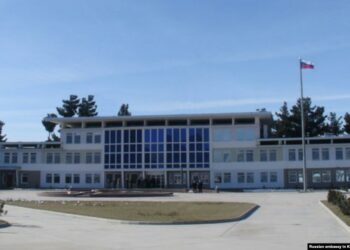 Kabul, attacco kamikaze di fronte all’ambasciata russa, due funzionari morti