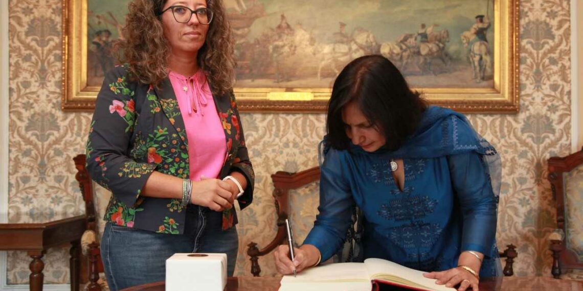 Trieste, il Vicesindaco Tonel riceve in Municipio l’Ambasciatrice indiana Neena Malhotra