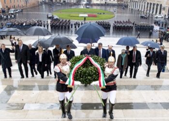 Celebrazioni 4 novembre: il Presidente Mattarella rende omaggio al Milite Ignoto