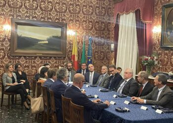 Il Corpo Consolare di Palermo a Monreale, al tavolo anche il Console Generale della Russia