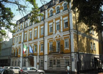 L’Ambasciata d’Italia a Kiev distribuisce doni ai bambini ucraini