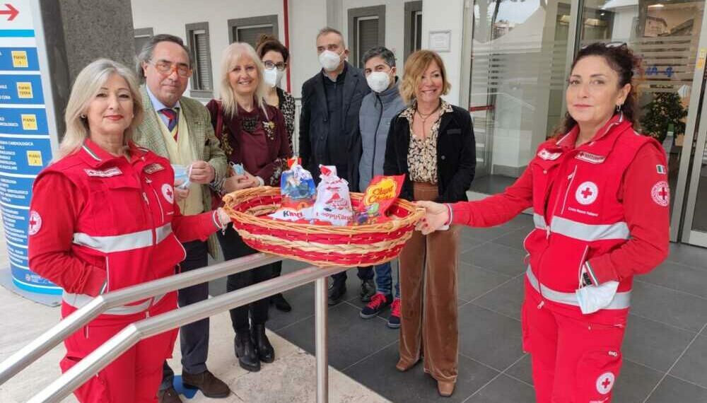 Civitavecchia, l’Ambasciatore di Taipei dona calze della Befana ai servizi sociali
