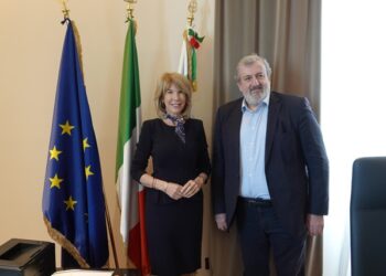 Puglia, il Presidente Emiliano riceve l’Ambasciatrice d’Irlanda Patricia O’Brien