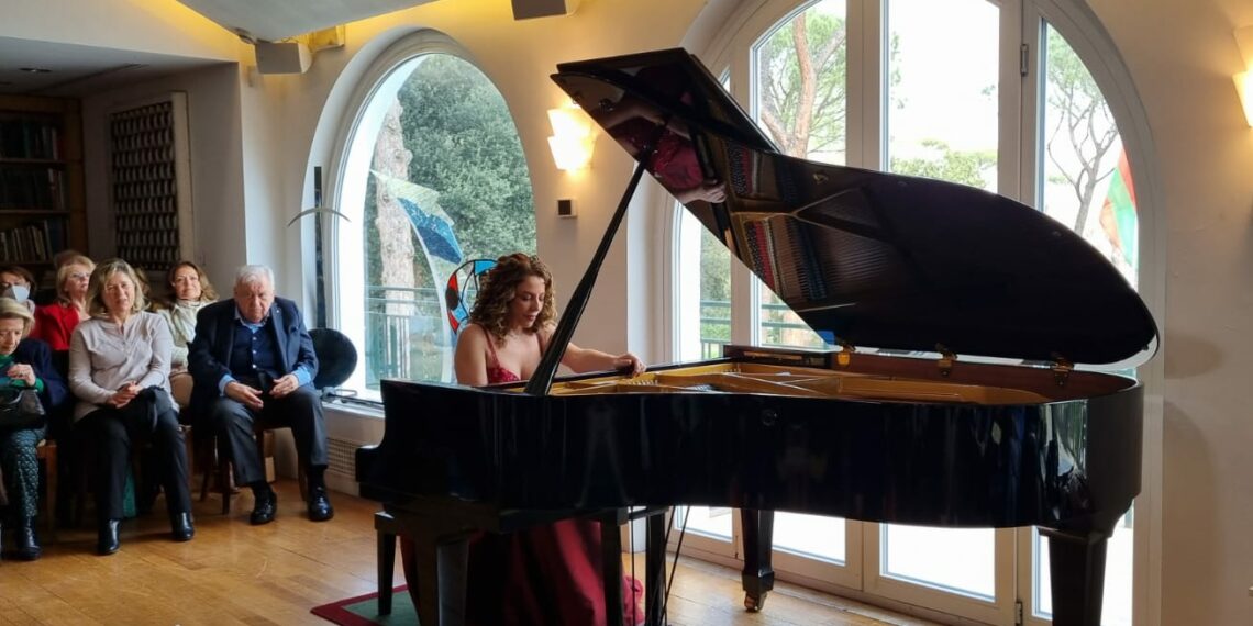 I Pocket Concerts di Cristiana Pegoraro conquistano il pubblico del Circolo degli Esteri