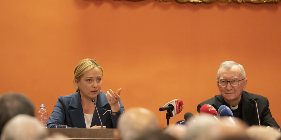 Giorgia Meloni alla presentazione del libro “L’atlante di Francesco”
