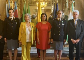 Ambasciata e Polizia colombiana decorano alti dirigenti della Polizia di Stato