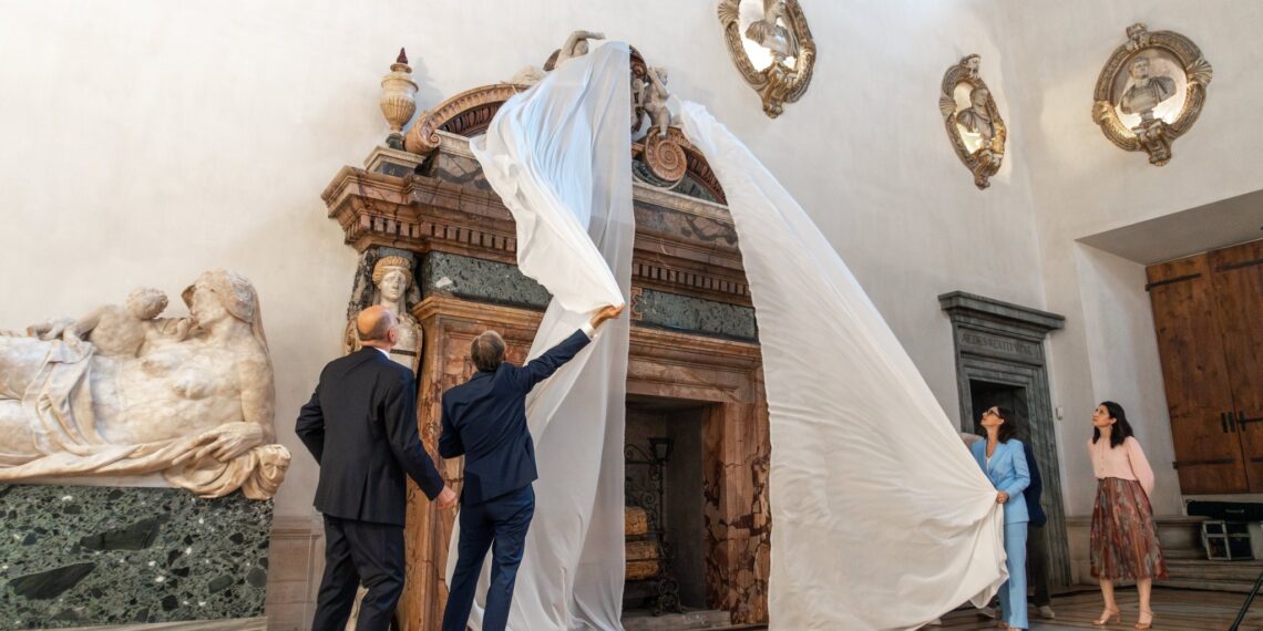 A Palazzo Farnese svelato il restauro del camino e delle statue allegoriche del Salone d’Ercole