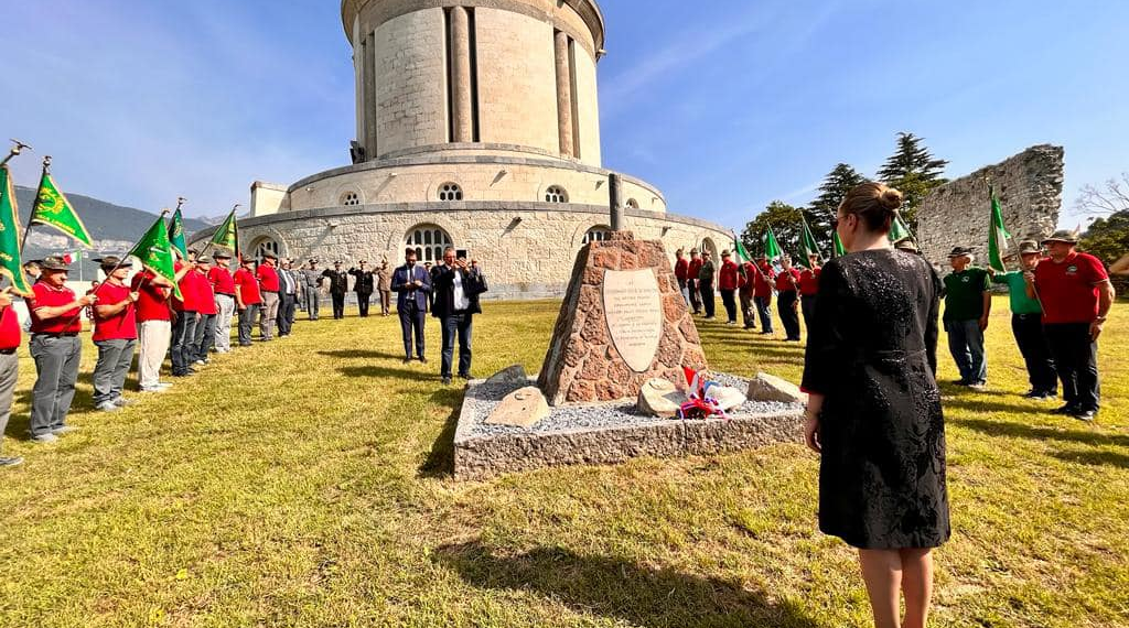 L’Ambasciatrice Wurster depone corona a Rovereto in ricordo dei caduti cecoslovacchi