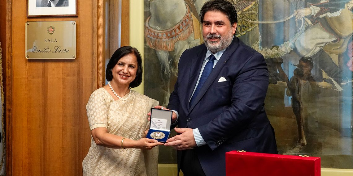 Il Presidente della Regione Sardegna Solinas riceve l’Ambasciatrice Indiana Malhotra
