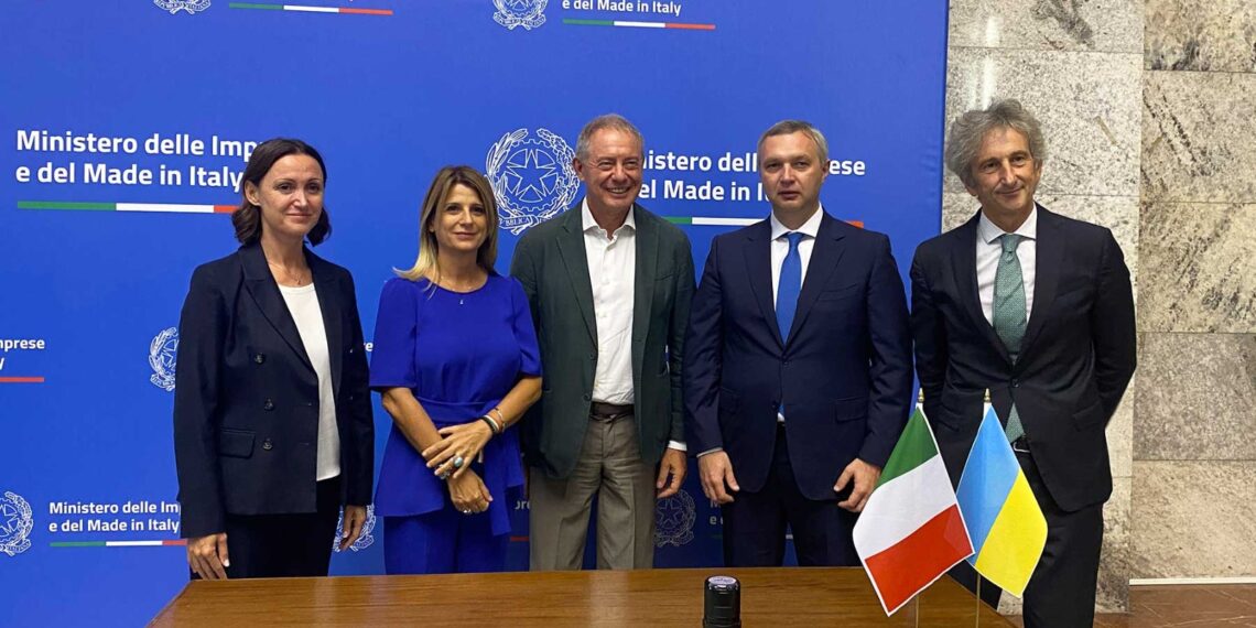 Presentati quattro francobolli con sovrapprezzo a favore dei profughi dell’Ucraina