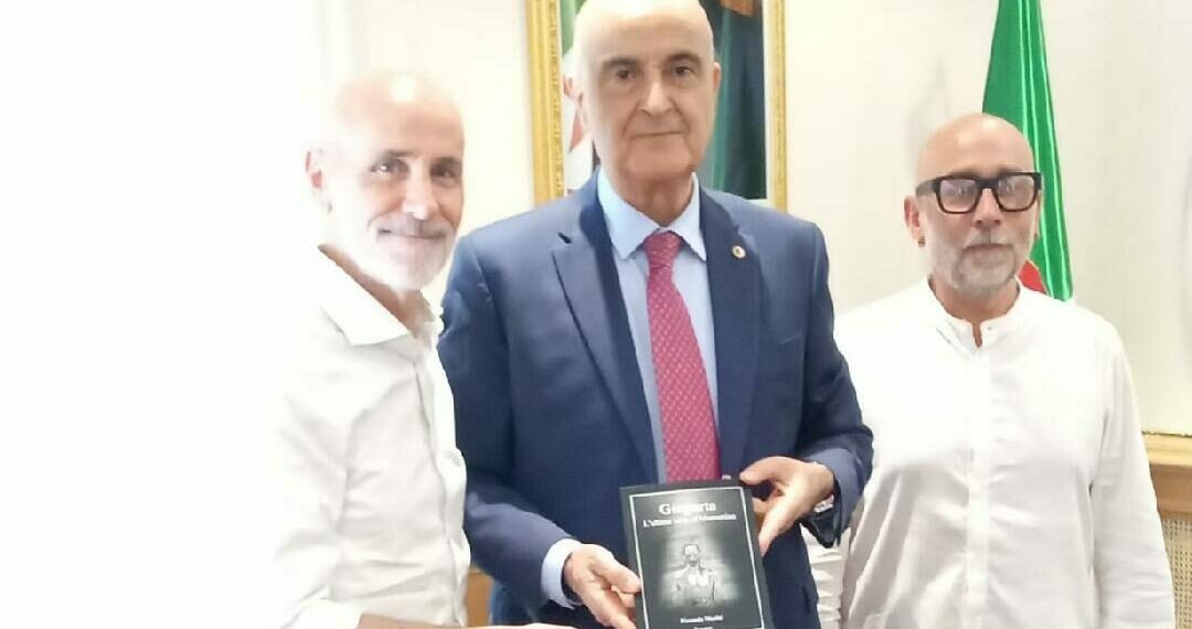 L’Ambasciatore algerino Touahria incontra a Roma lo scrittore Nicolai