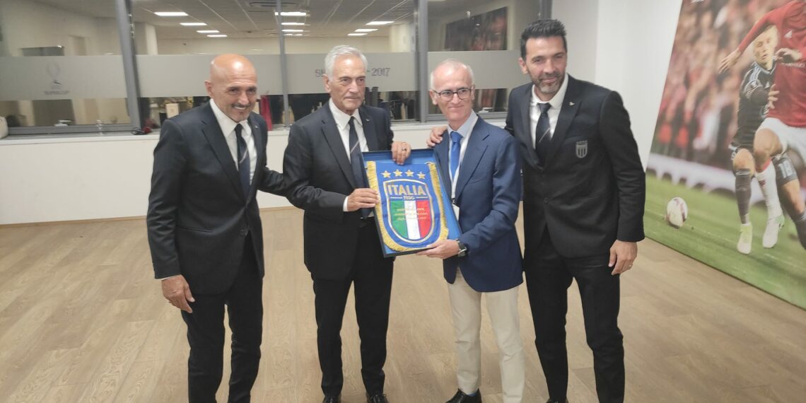 Skopje: l’Ambasciatore Silvestri accoglie la Nazionale Italiana prima del match con la Macedonia del Nord