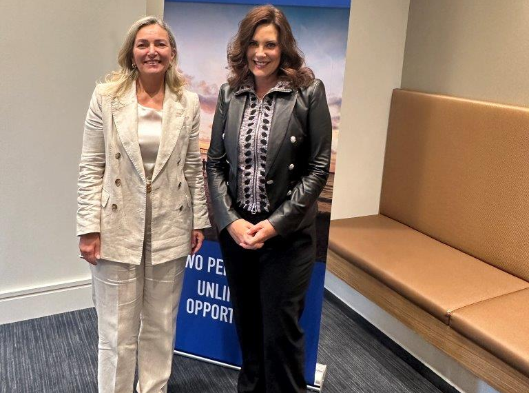 L’Ambasciatrice Zappia incontra a Detroit la Governatrice del Michigan Gretchen Whitmer