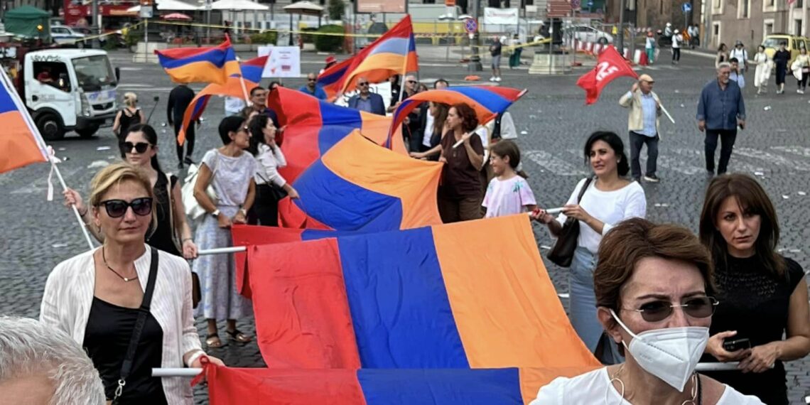 La comunità armena in Italia partecipa a Roma alla Marcia per la Pace