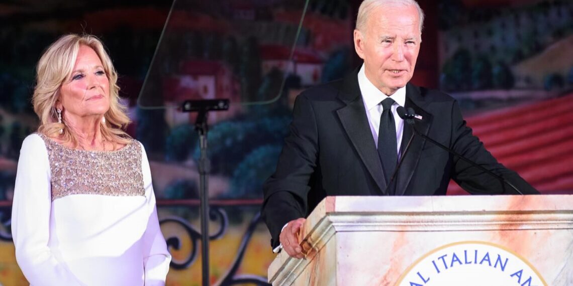 Stati Uniti, il Presidente Biden partecipa a sorpresa a serata di gala della National Italian American Foundation
