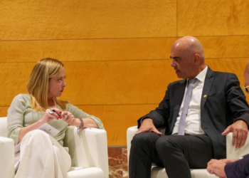 Giorgia Meloni incontra a Granada il Presidente della Confederazione svizzera Alain Berset