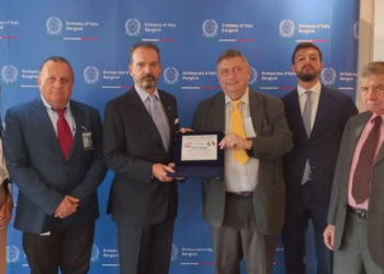 All’ambasciatore italiano a Bangkok il premio Caravella Tricolore nel Mondo 2023