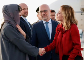 Cop28, Meloni arrivata a Dubai, ad accoglierla l’Ambasciatore d’Italia Lorenzo Fanara