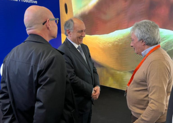 L’Ambasciatore Gian Lorenzo Cornado visita il Salone Svizzero Vacanze