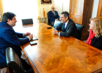 Sardegna, il Presidente Solinas riceve a villa Devoto l’Ambasciatore di Spagna Fernández-Palacios Martinez