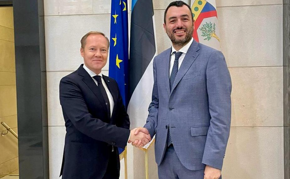 Regione Puglia, l’Assessore Delli Noci riceve l’Ambasciatore estone Paul Teesalu