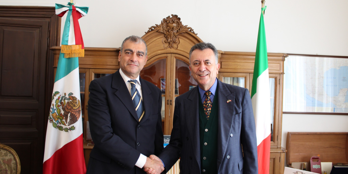 L’Ambasciatore messicano Garcia de Alba riceve la visita del Comandante Tutela Patrimonio dei Carabinieri