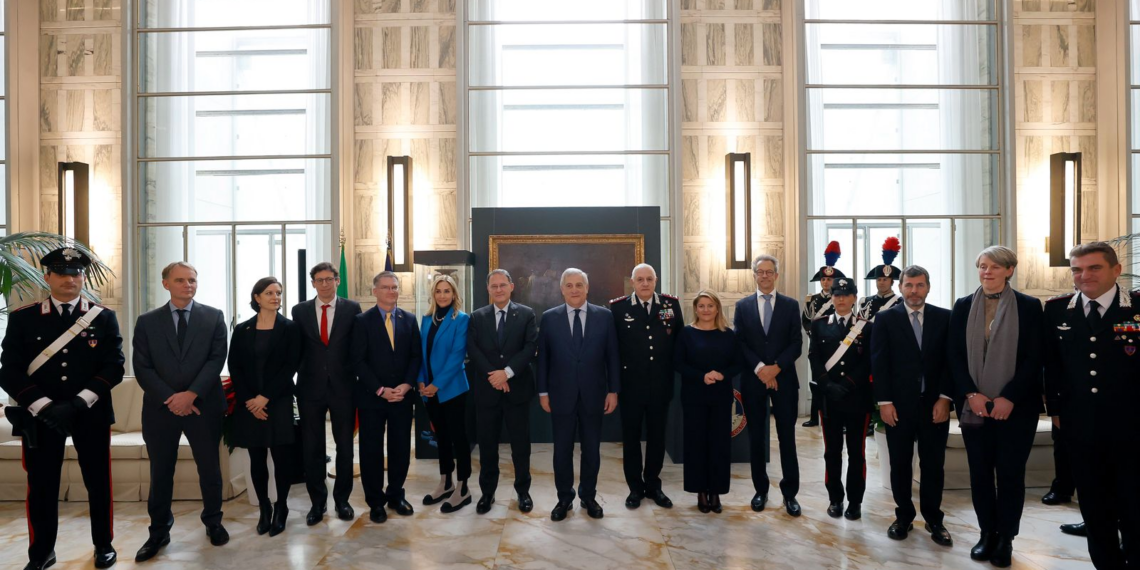 Inaugurata alla Farnesina un’esposizione di reperti recuperati dall’Arma dei Carabinieri