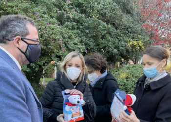 L’Ambasciata Ucraina presso la Santa Sede dona regali di Natale agli ospiti della Piccola Stella di Peter Pan