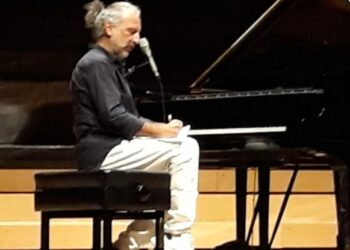 Stefano Bollani incanta Atene, il Comites Grecia lo invita a tornare in estate