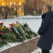 L’Incaricato d’Affari a Mosca Sferra Carini depone fiori sul memoriale per Navalny