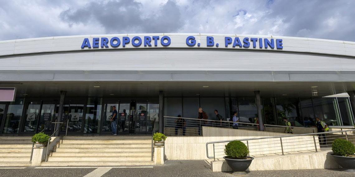 Gaza. A Ciampino ultimo gruppo minori, accolti da Sottosegretario Tripodi