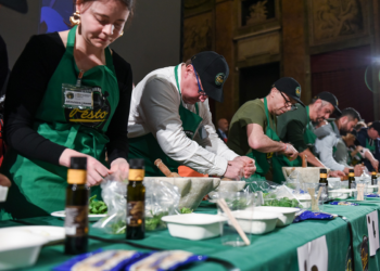 È di Genova il campione del mondo di pesto al mortaio