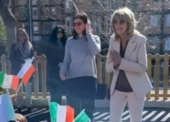 Roma, l’Ambasciata d’Irlanda dona a un asilo nido tre tigli