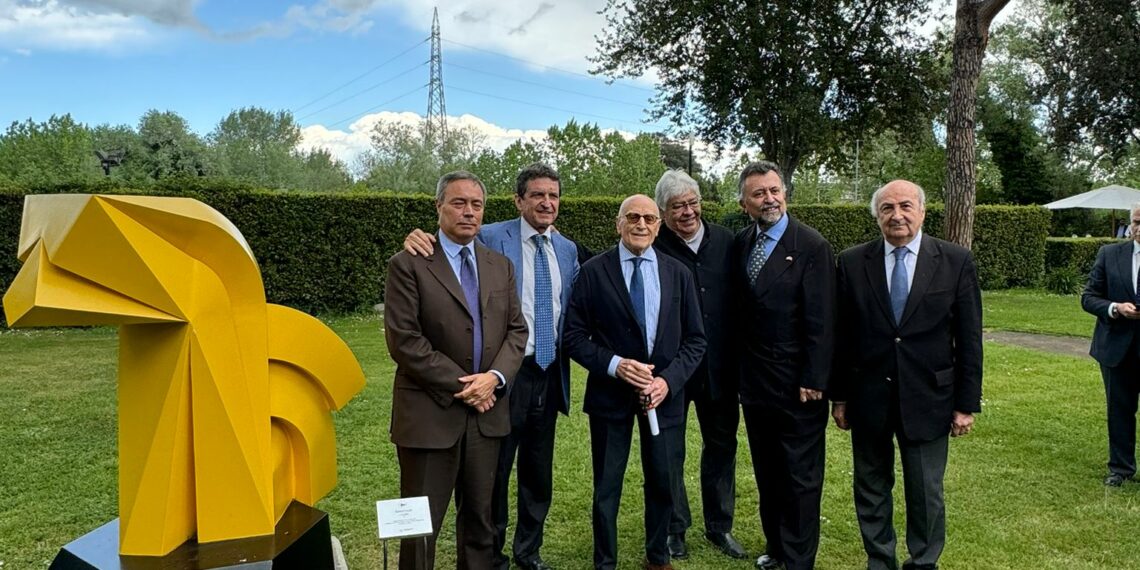 Cerimonia di svelamento dell’opera “Caballito” del Maestro Sebastian al Circolo degli Esteri