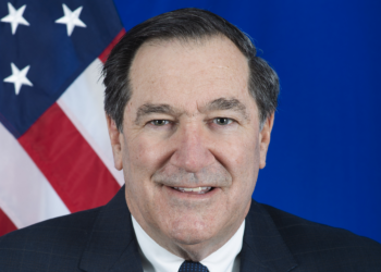Joe Donnelly, Ambasciatore Usa presso la Santa Sede: “Come ha dichiarato il Presidente Biden, gli Stati Uniti sono grati per la guida coraggiosa di Papa Francesco”