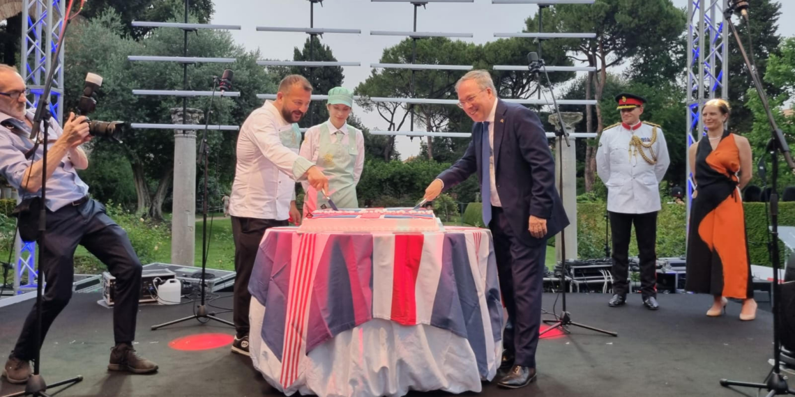 King’s Birthday Party: oltre 2.500 ospiti brindano a Roma a Re Carlo III