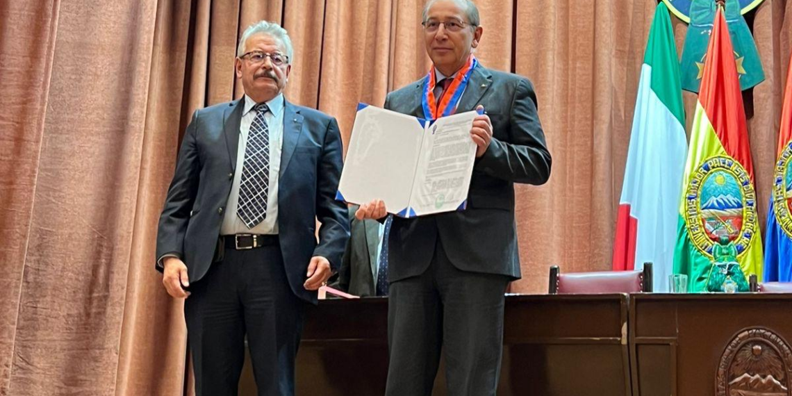 Bolivia, Ambasciatore Messineo riceve riconoscimento per cooperazione medica con l’Italia